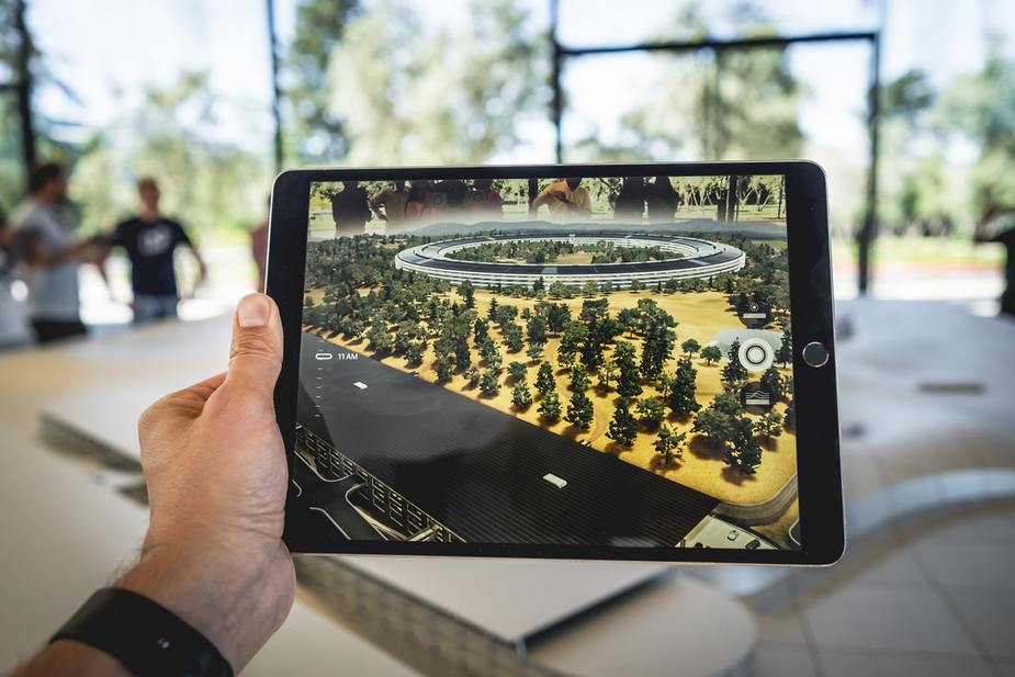 Augmented reality in education: how to apply it to your edtech business